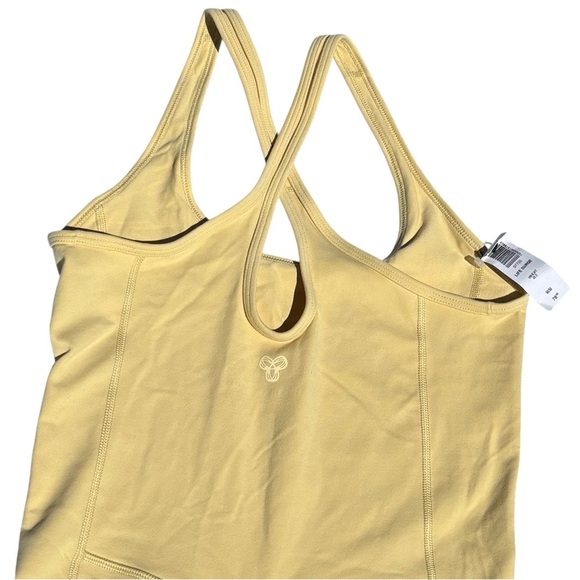 NWT Aritizia TNA TNALIFE Surge Romper Wheat Yellow Medium - Picture 8 of 8